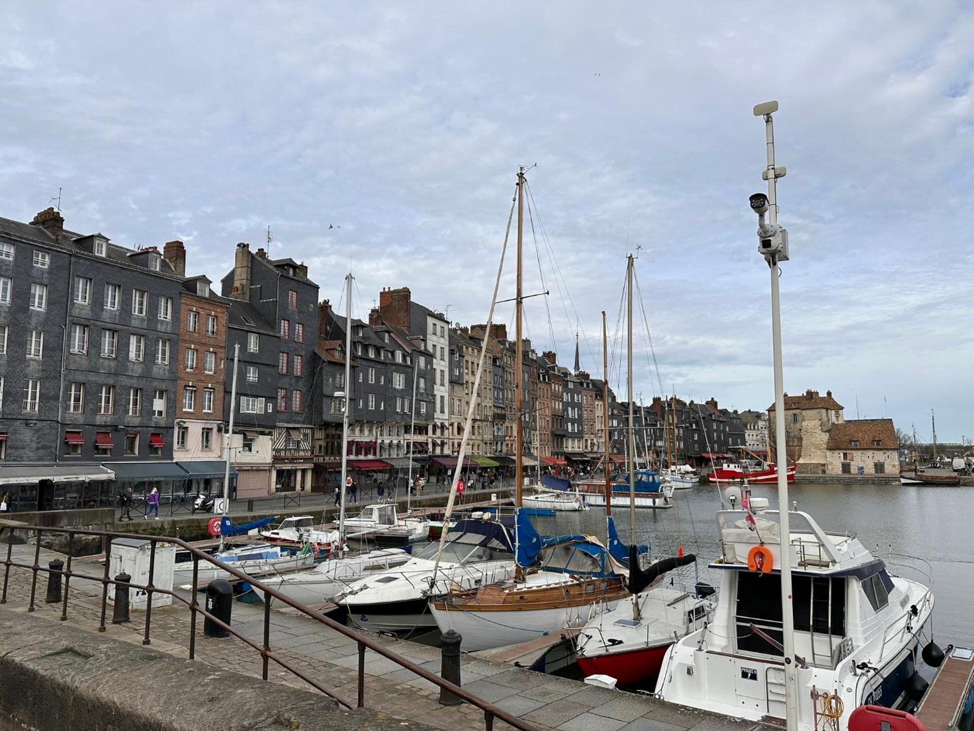 Large Apartment In City Center Honfleur Ngoại thất bức ảnh